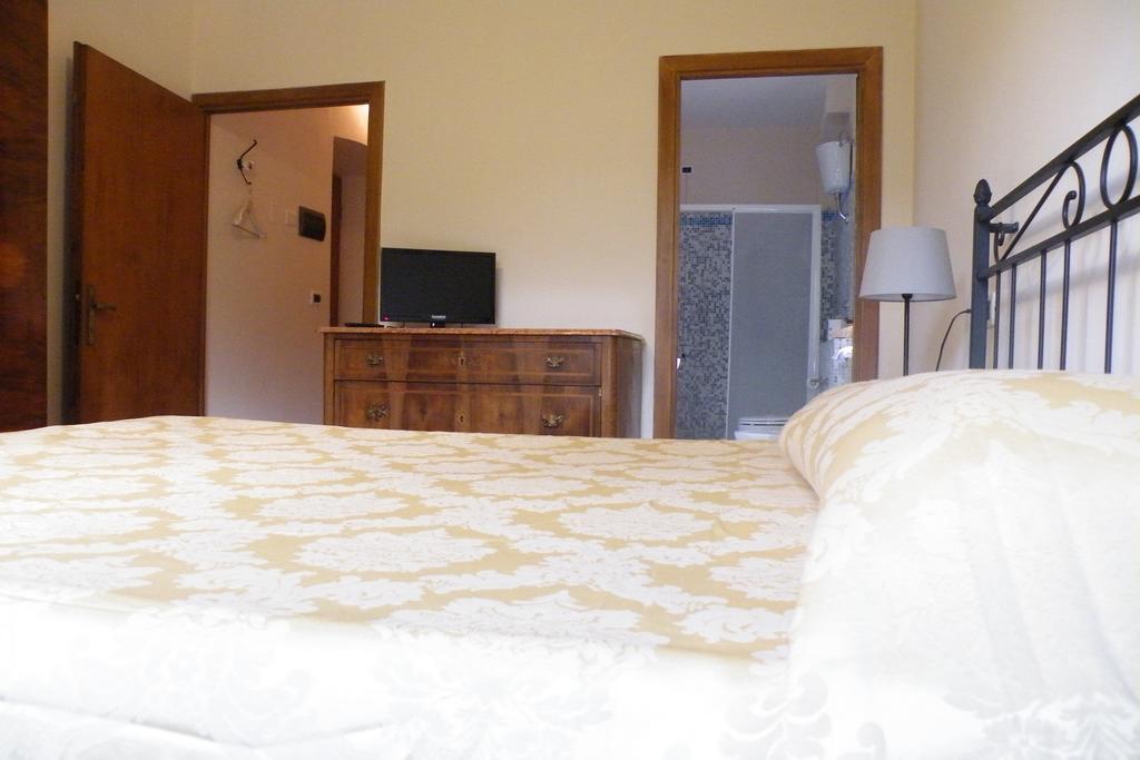 Agriturismo Fattoria Di Gragnone Guest House ห้อง รูปภาพ